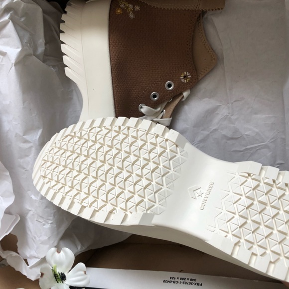 Chuck Taylor All Star Lugged Platform 2.0 Autumn Floral Embroidery - Picture 5 of 9